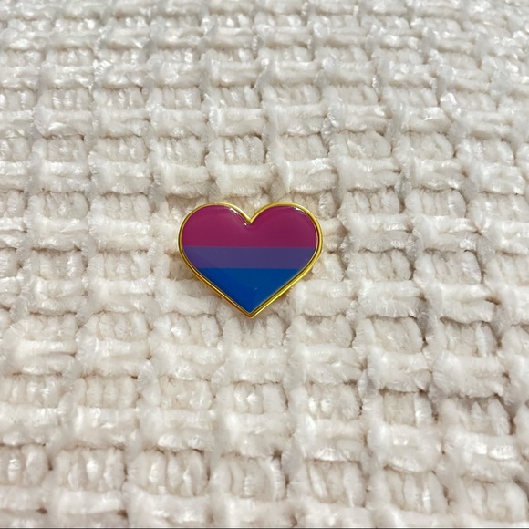 Bisexual Pride Pin 💗💜💙 - Picture 1 of 3